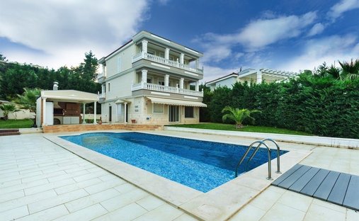 Villa in Pallini Municipal Unit, Macedonia and Thrace, Greece 1
