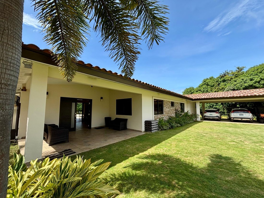 House in Las Lajas, Panamá Oeste, Panama, Panama 1 - 16320851