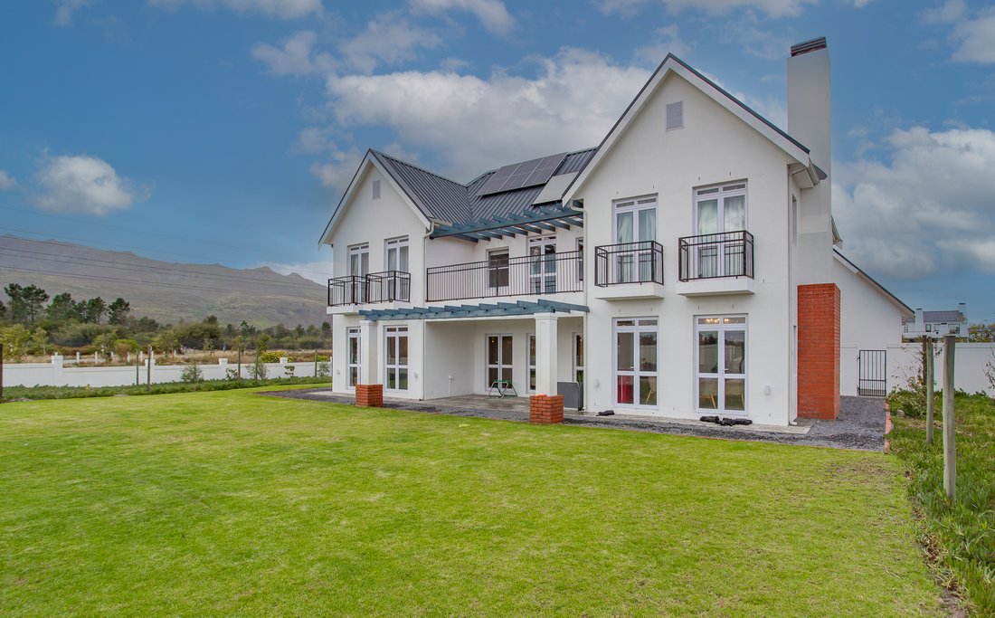 House in Paarl, Groenvlei, Western Cape 2 - 16321121