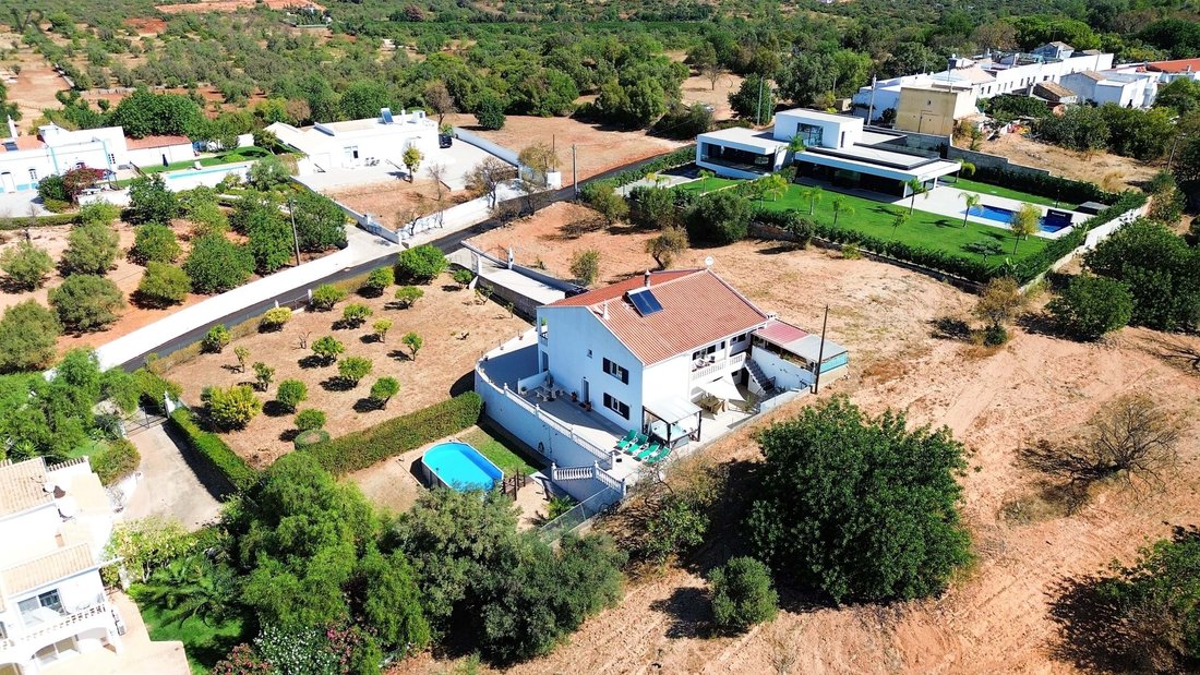 Villa in Loule (Sao Clemente), Algarve, Portugal 2 - 16321145