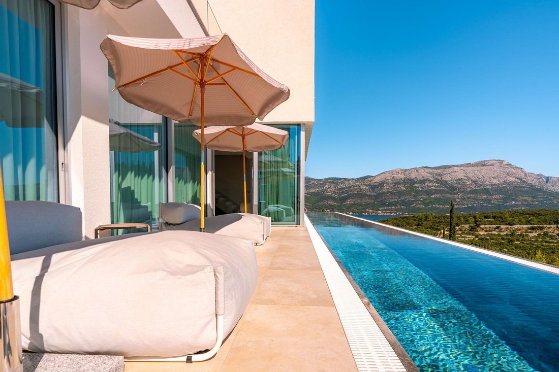 Villa in Gradski kotar Stari grad, Korcula, Dubrovnik-Neretva County 3 - 14300720