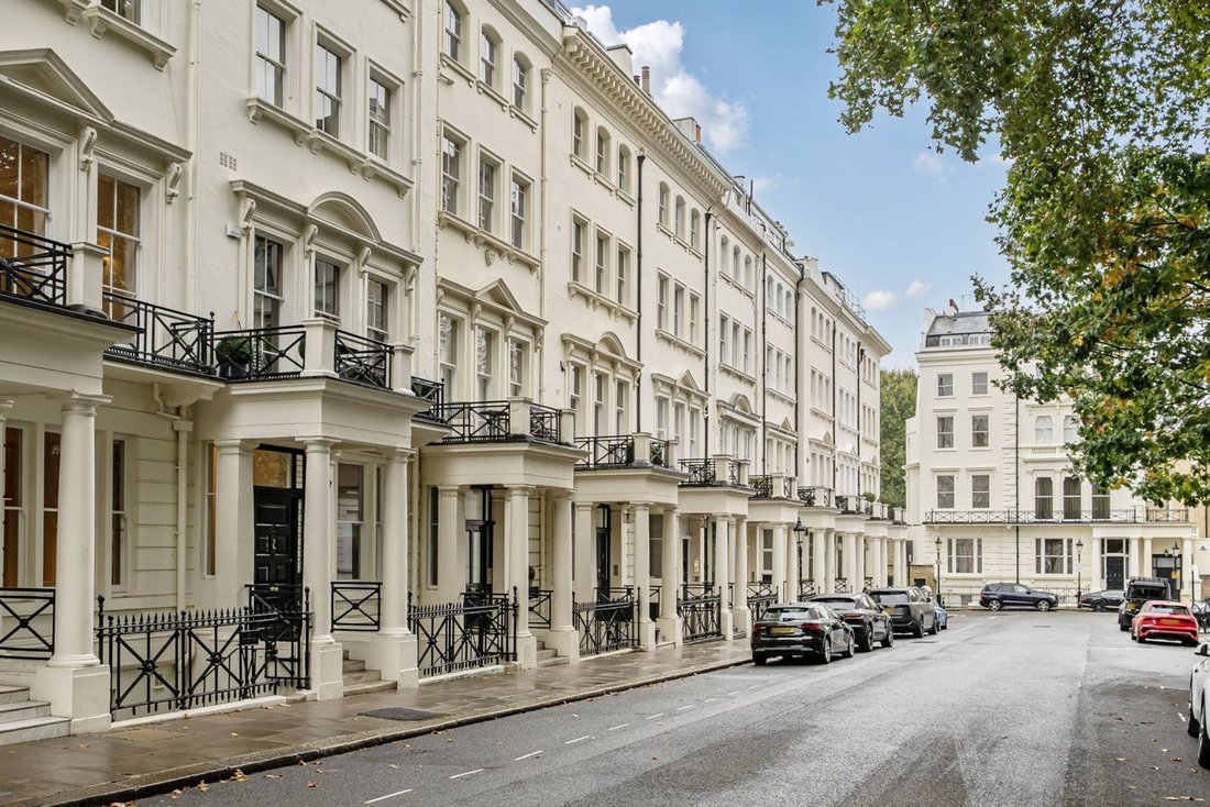 Apartment in Knightsbridge, Kensington And Chelsea, England 2 - 16323007
