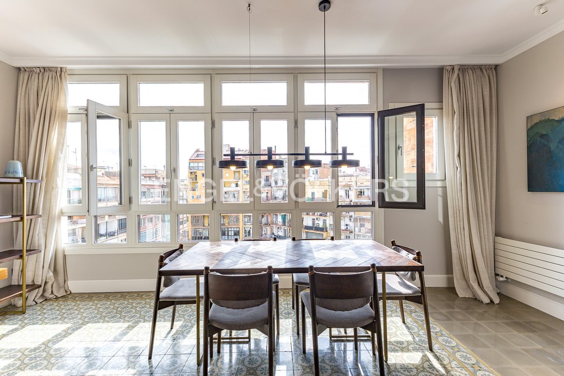 Exclusive High And Sunny Luxury Apartment In A In Eixample, Barcelona ...