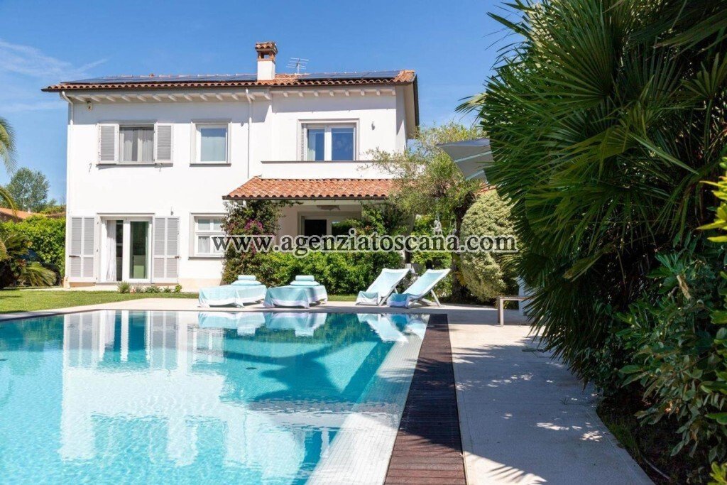 Villa in Center, Forte dei Marmi, Tuscany 2 - 16321341