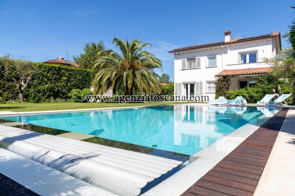 Villa in Center, Forte dei Marmi, Tuscany 1 - 16321341