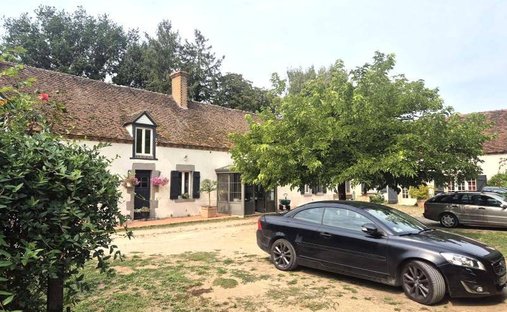 House in Sully-sur-Loire, Centre-Val de Loire, France 1