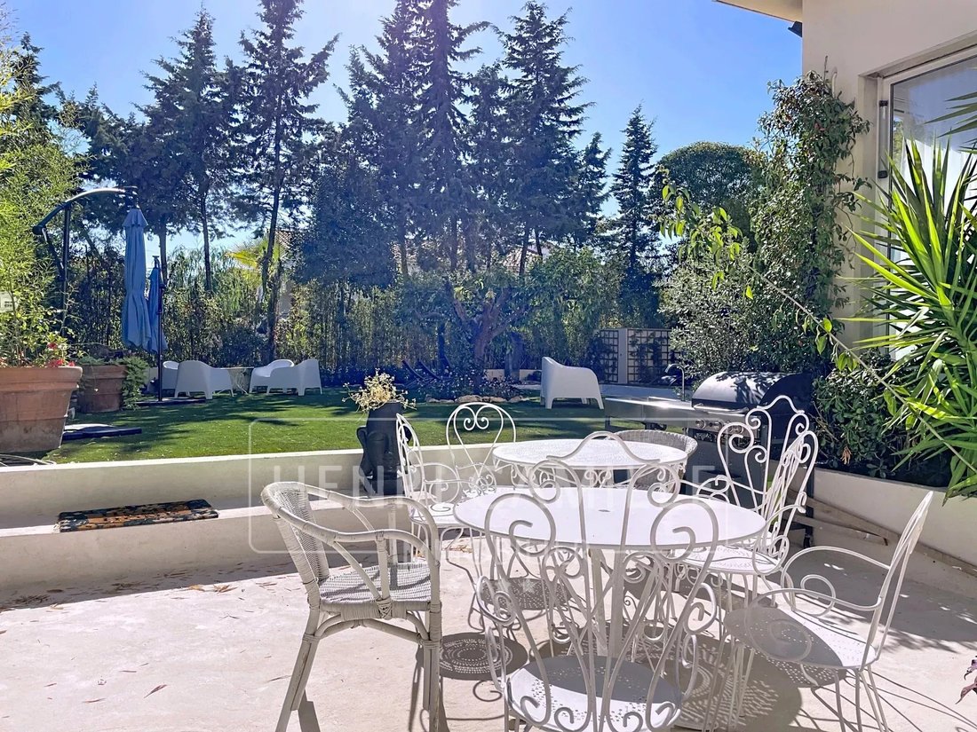 Villa in Europe, Le Cannet, France 1 - 16322804