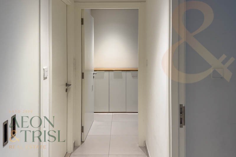 Apartment in Naif, Dubai, United Arab Emirates 3 - 16321821