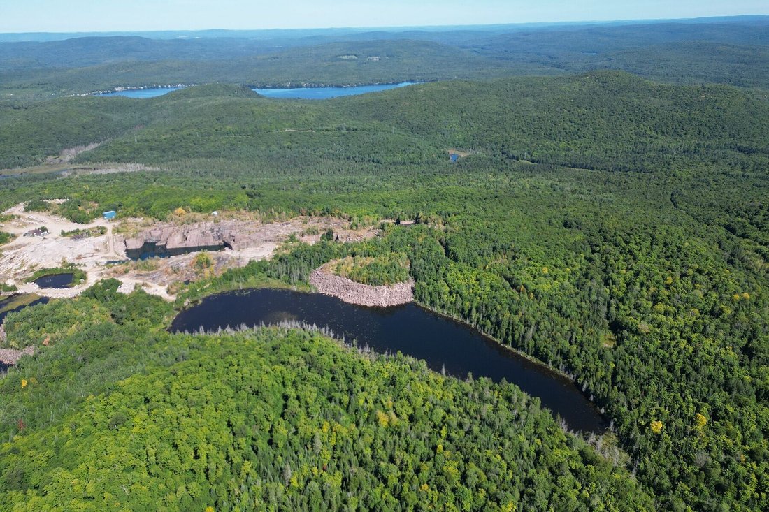 Land in Lac-des-Écorces, Quebec, Canada 5 - 16324003
