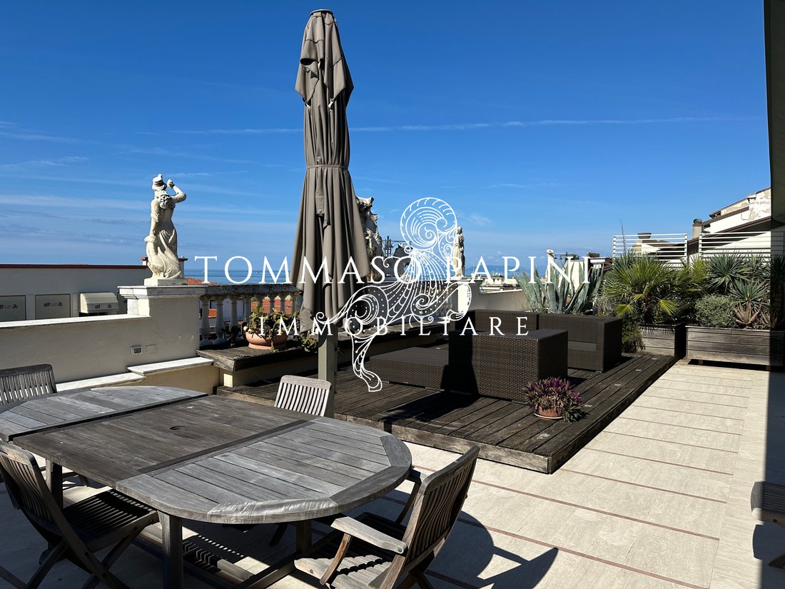 Penthouse in Lungomare, Viareggio, Tuscany 4 - 16321971