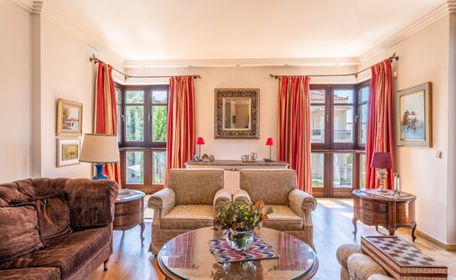 House in Dione, Pikermi, Attica 1