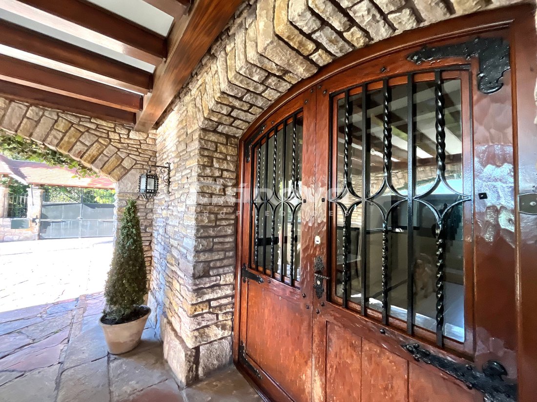 House in Acassuso, Buenos Aires Province, Argentina 3 - 16322410