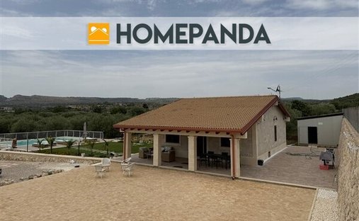 Villa in Floridia, Sicily, Italy 1
