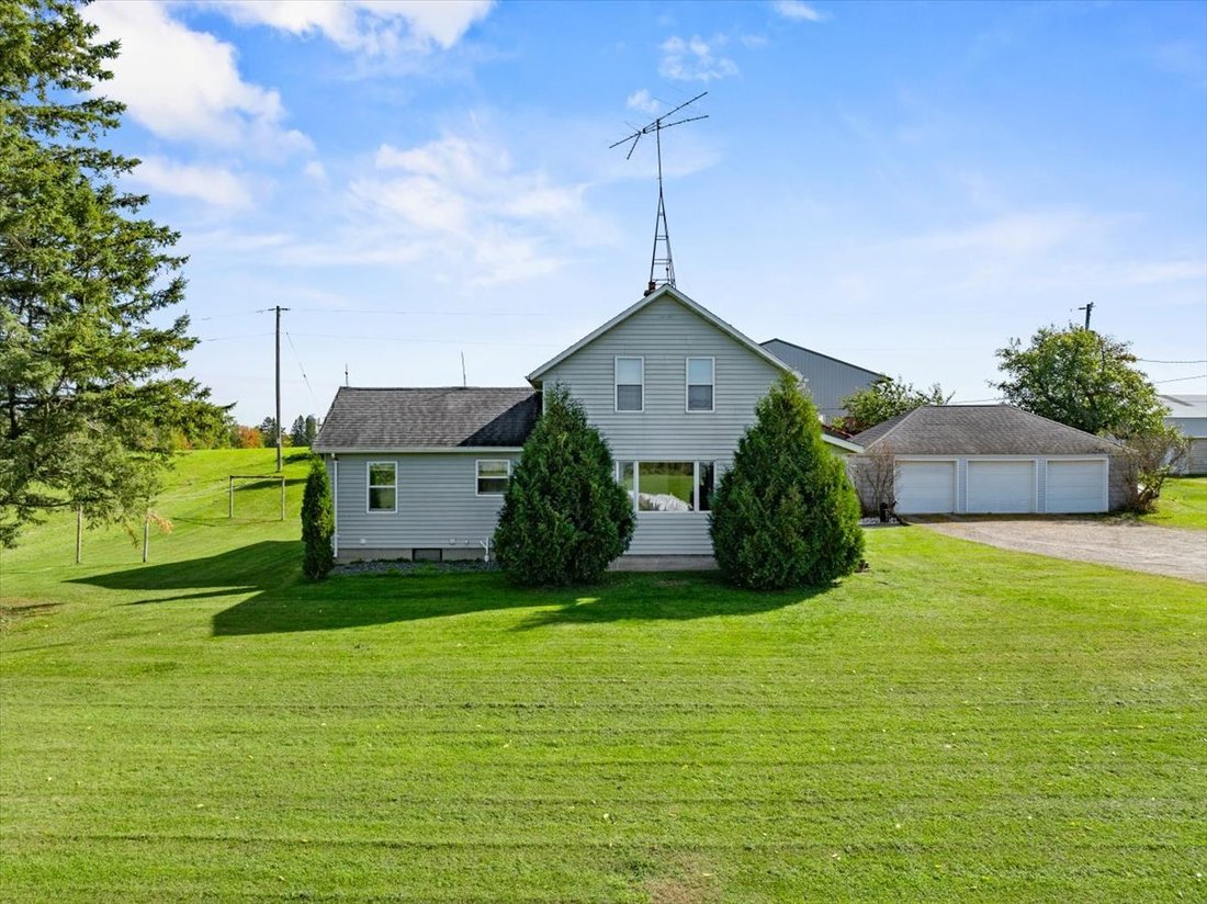 House in Medford, Wisconsin, United States 2 - 16321260