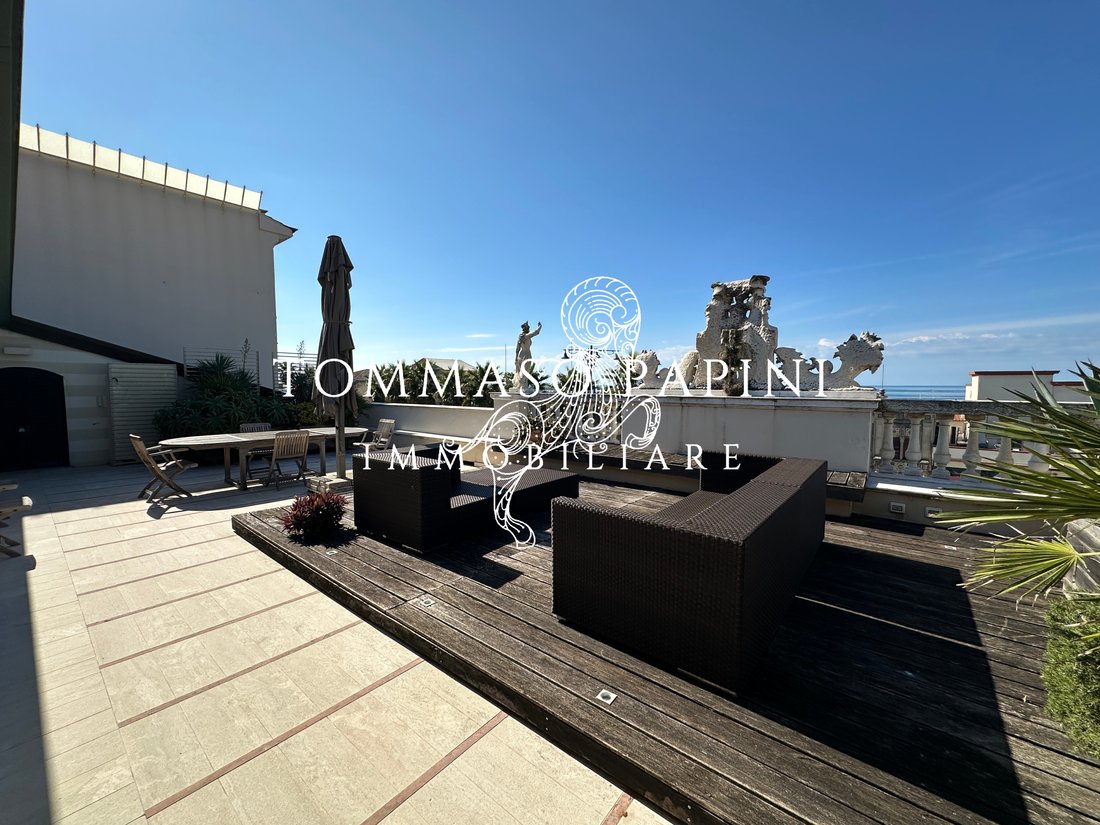 Penthouse in Lungomare, Viareggio, Tuscany 3 - 16321971
