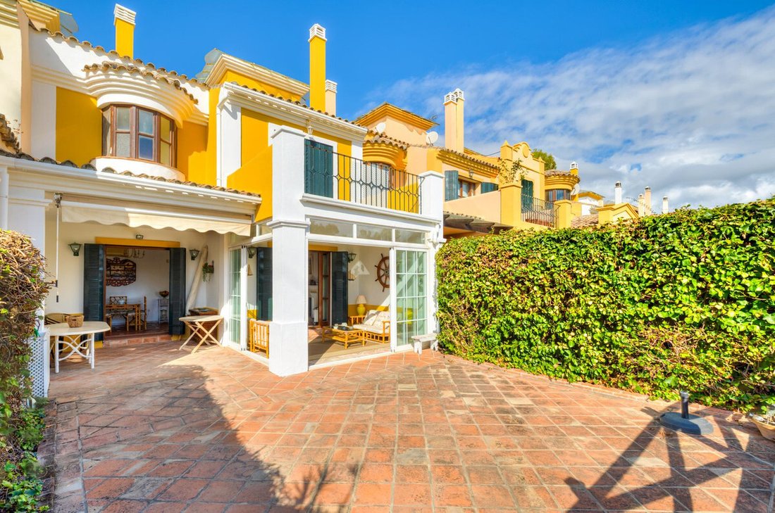 House in Guadalmina Alta, San Pedro de Alcantara, Spain 4 - 16321374