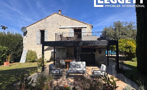 Castle for Sale in Saussignac, Nouvelle-Aquitaine, France