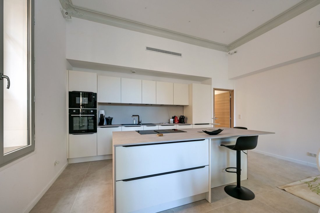 Apartment in Comtale-Cente-Cours Mirabeau, Aix-en-Provence, France 1 - 16324133