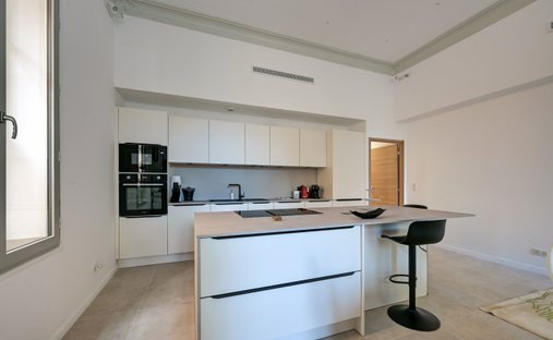 Apartment in Comtale-Cente-Cours Mirabeau, Aix-en-Provence, France 1