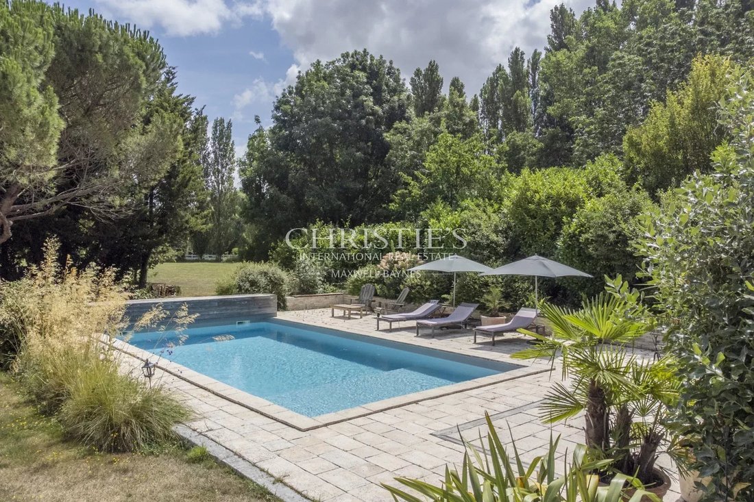 Estate in Saint-Xandre, Nouvelle-Aquitaine, France 1 - 16321317