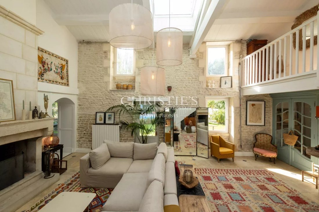 Estate in Saint-Xandre, Nouvelle-Aquitaine, France 4 - 16321317