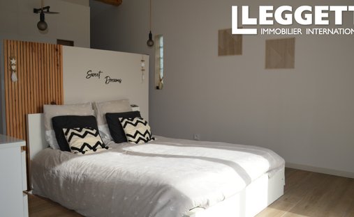 Castle for Sale in Marmande, Nouvelle-Aquitaine, France