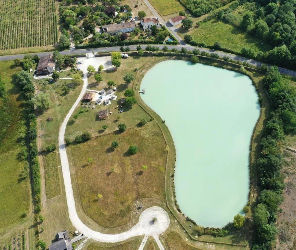 Berson, Nouvelle-Aquitaine, France 2 - 14805377