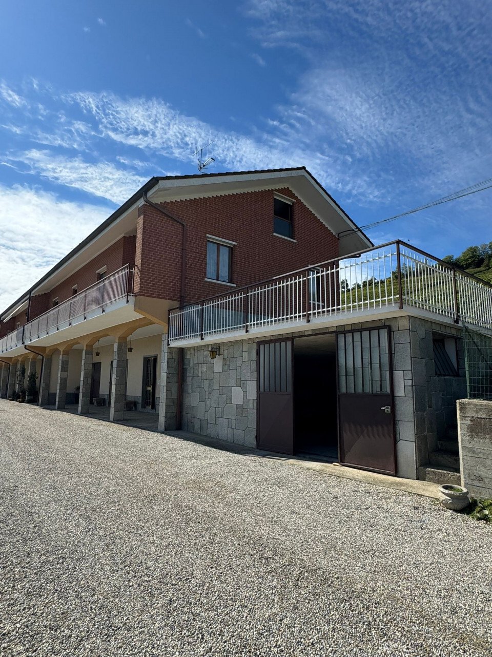 House in Barolo, Piedmont, Piedmont, Italy 1 - 16323780