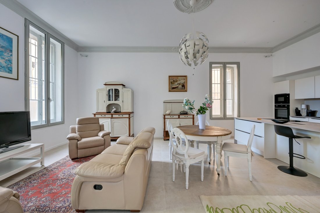 Apartment in Comtale-Cente-Cours Mirabeau, Aix-en-Provence, France 5 - 16324133