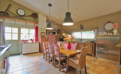 Château Villefranche De Lauragais 800.0 Sqm 12 Bedrooms