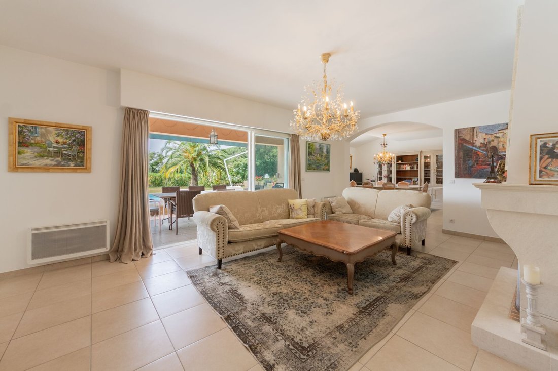 Villa in Port Grimaud, Grimaud, Provence-Alpes-Côte d'Azur 4 - 16321927