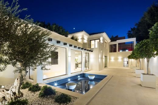 Villa in Puerto Banus, Marbella, Spain 1 - 15376825