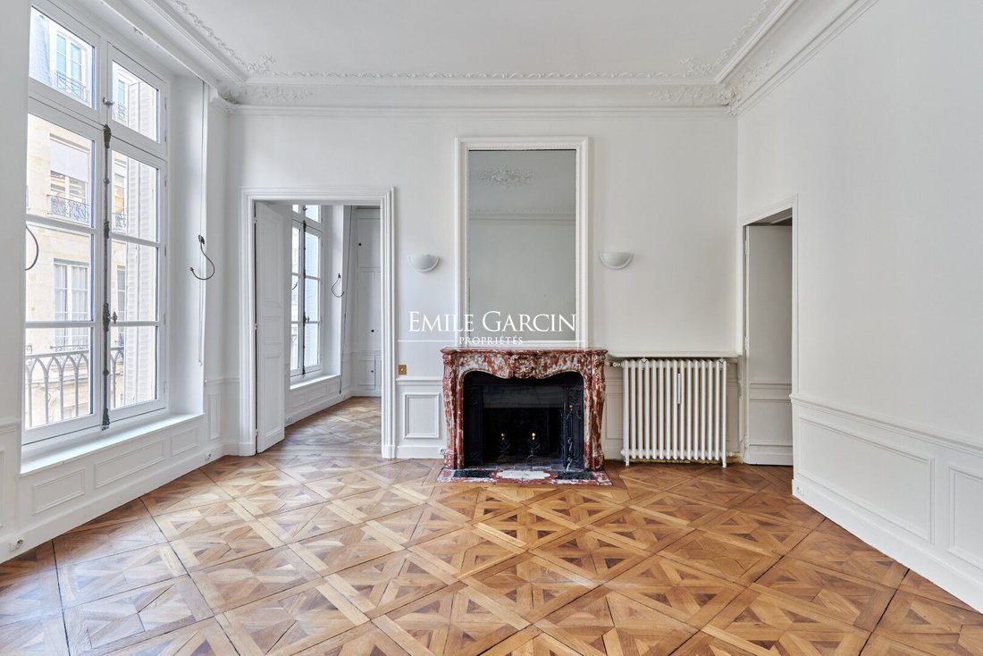 Apartment in Palais Royal, Paris 1er Arrondissement, Paris 2 - 16324201