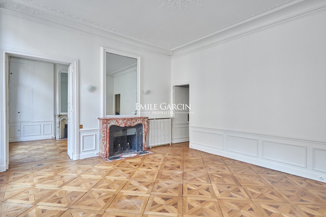 Apartment in Palais Royal, Paris 1er Arrondissement, Paris 3 - 16324201