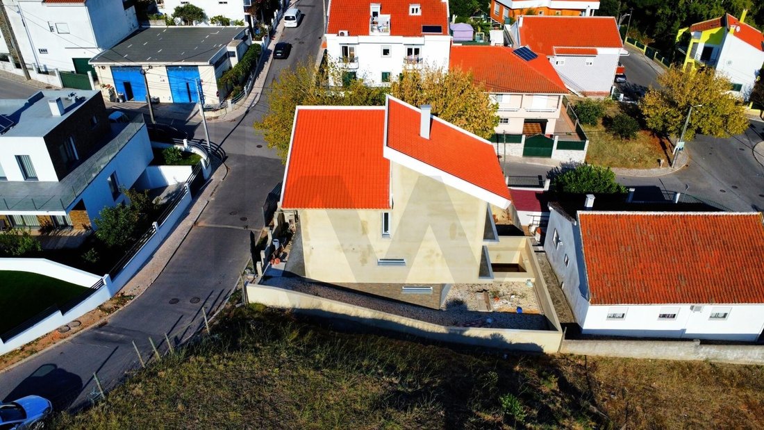 Townhouse in Odivelas, Lisbon, Portugal 4 - 15195376