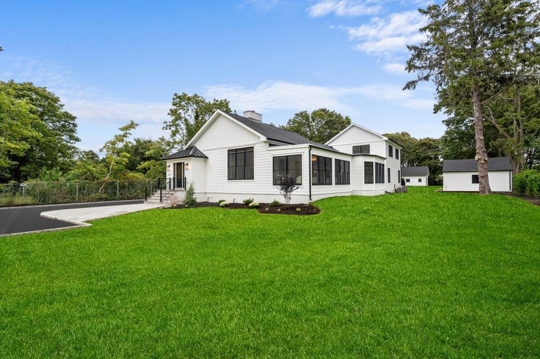 House in Bayport, New York, United States 1 - 16324807