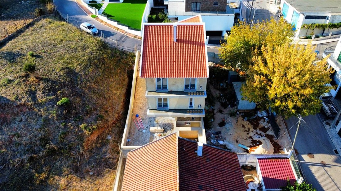 Townhouse in Odivelas, Lisbon, Portugal 5 - 15195376