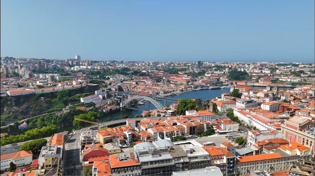 Apartment in Cedofeita, Santo Ildefonso, Se, Miragaia, Sao Nicolau e Vitoria, Porto District, Portugal 1 - 15807121
