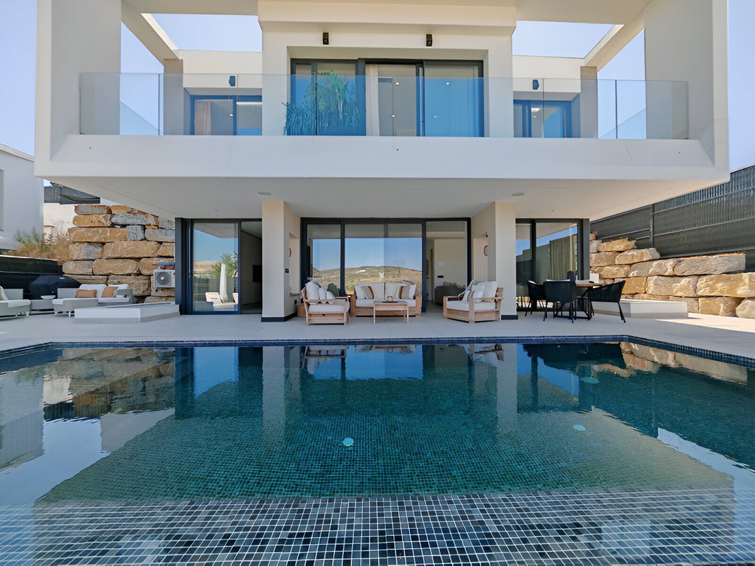 Villa in Estepona, Andalusia, Spain 2 - 16324767