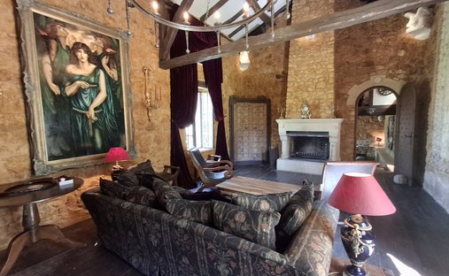 The Noble Chartreuse With Swimming Pool And Pigeoneer