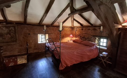 The Noble Chartreuse With Swimming Pool And Pigeoneer