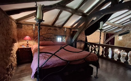 The Noble Chartreuse With Swimming Pool And Pigeoneer