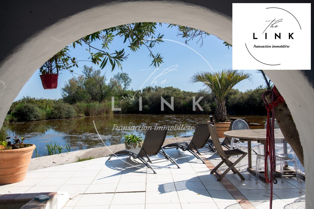 Country House in Saintes-Maries-de-la-Mer, Provence-Alpes-Côte d'Azur, France 2 - 15705840