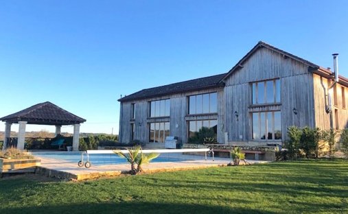 Castle for Sale in Lunas, Nouvelle-Aquitaine, France