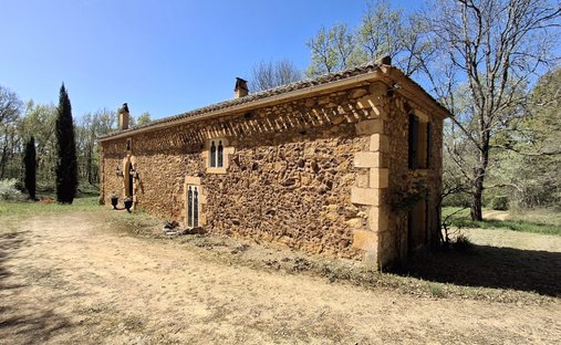 The Noble Chartreuse With Swimming Pool And Pigeoneer