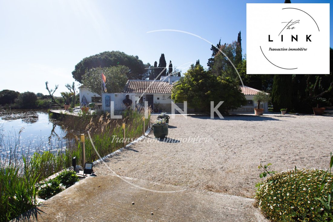 Country House in Saintes-Maries-de-la-Mer, Provence-Alpes-Côte d'Azur, France 1 - 15705840