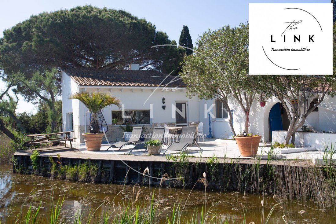 Country House in Saintes-Maries-de-la-Mer, Provence-Alpes-Côte d'Azur, France 3 - 15705840