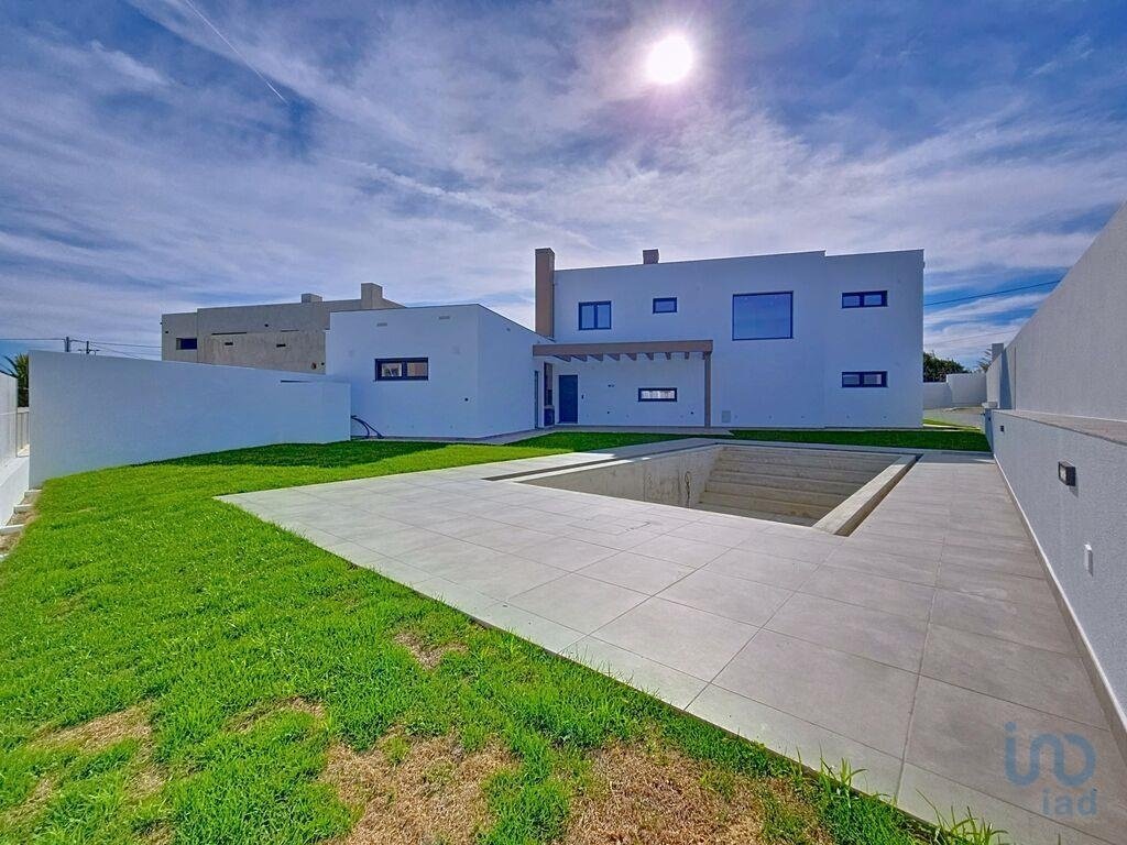 Townhouse in Silveira, Lisbon, Portugal 1 - 16325371