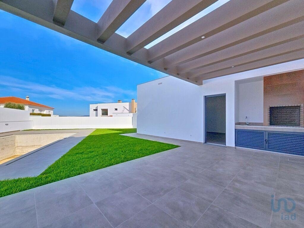 Townhouse in Silveira, Lisbon, Portugal 4 - 16325371