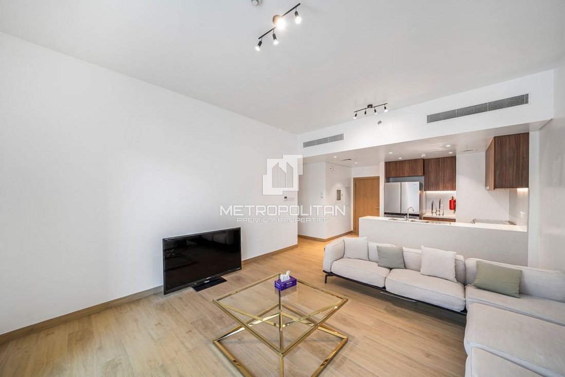 Apartment in Jumeirah, Dubai, United Arab Emirates 1 - 16325456